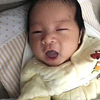 胸感觉很胀，很沉，但摸上去软软的，每次喂完奶，乳头疼的厉害，打个喷嚏，乳头都跟着疼，胸部边缘为什...