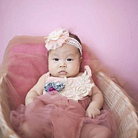 请各位支招 宝宝吃母乳。基本不吃奶粉不碰奶瓶，准备戒奶但是宝宝粘人闻味道不喝奶瓶，哭的稀里哗啦的 ...