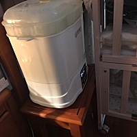 最近几晚总觉得宝宝吃不饱一样，我是混合喂养，如果宝哭闹不吃奶的时候我才奶粉，白天一般她睡的多，吃...