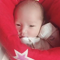 月子里有已经开始给宝宝用尿不湿的么？