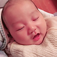 刨宫产快3个月了 每天腰疼的要死 尤其是弯腰换尿不湿的时候 疼的腰都直不起来 小腹也还麻麻木木的隐隐作...