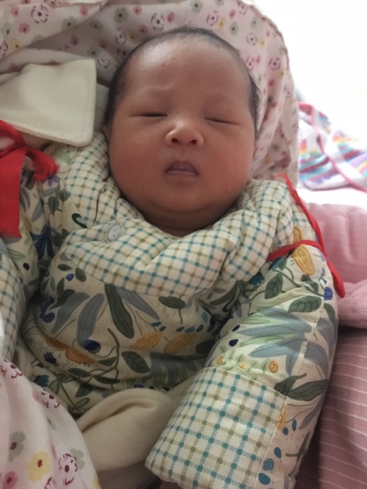 脸上长了些红点怎么办？