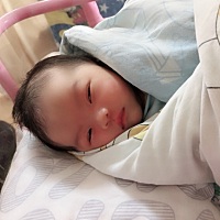 宝宝第二天，希望你健健康康快快乐乐的长大，爱你😘今天好乖都不怎么哭闹，希望你以后都乖乖的😘
