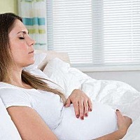 为什么孕晚期怎么睡都睡不好？教你几个小妙招。 相信很多准妈妈都遇到过这样的情况，晚上睡觉怎么躺...