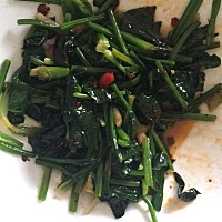 臊子面大战：我是北方嫁南方，平时挺忙喜欢吃的就多吃一点，不喜欢吃的就少吃一点，北方吃不惯南方的美...