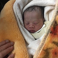 2.7号凌晨三点半破羊水，马上去医院。在病床上躺着，5点钟办理好入院。5点开始5分钟一次阵痛，7点半痛感...