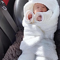 本想出了月子就去做头发，连发型都选好了，但刚刚在百度查说喂母乳期间不能做头发，好纠结，有没有宝妈...