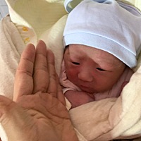 13号半夜12点半见红，直接破水，到医院住院时一指都没开，第二天九点多开了一指，本想着开了三指就...
