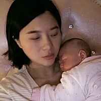 大家月子都是怎么坐的？我来说说我的，月子里我和老公两人照顾宝宝，母乳不够时喊老公泡奶喂奶，换尿裤...