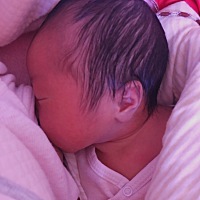 作为新晋宝妈已经带了5天宝宝，目前我的母乳状态特别好，感觉喂2个宝宝都没问题👌就是喂奶初期真的好...