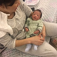 正月初五我们迎来了我们家的财神宝宝，没想到孩子这么心疼，这么乖!连月嫂都喜欢的不得了！今天是出生后...