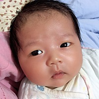 一个多月的宝宝们有还在用NB号的吗？ 宝宝十斤多一点了  怕用S号太大