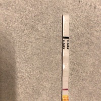 很浅的一道，是怀孕吗？晚上刚才测的，我的除夕夜同房排的卵，今天测的