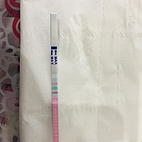 有人用测排卵测试纸来测早孕嘛？准嘛？我测得一深一浅，但是用早孕测试纸又没有