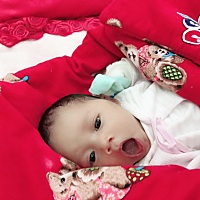 哎，之前被公婆抱习惯了，现在醒了不抱就哭……刚刚哭了没理她，哭睡着了（时间不长）哎，又后悔了，感...