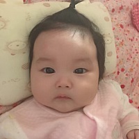 有没给宝宝剃胎毛的宝妈吗？感觉剃了肯定好丑，不想给娃剃😂😂