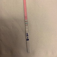 我是上个1月18号来的月经，今天用排卵试纸测了下是强阳，可是我快来月经了还能排卵吗，真是搞不懂，我每...