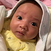 每次眼睛睁得这么大，就觉得没好事。缠人的小孩。😨