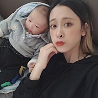 生了我儿子之后，以为会胖，结果爆瘦，还吃不胖的那种，每天都太累了😭怕自己撑不住