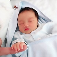2019.2.11，10点29分顺产无侧切，轻微撕裂，五斤八女宝宝小猪佩奇出生啦，见红刚好第七天的凌晨3点...