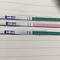 请问这有印吗，第三个试纸，早上测完就放那忘看了，现在刚看到，排卵第十天 请问这有印吗，第三个试纸，...