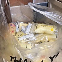 完全的母乳瓶养两个半月了，目前感觉很好，自从得过乳腺炎通过乳以后我自己也学会了基本的通乳手法，感...