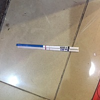 第一图片两张是今天中午刚测的 下面三张第一张是昨天晚上测的后面两张都是今天早上晨尿测的 请问这个是...