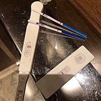 真是要感谢这个app，大姨妈推迟两天，中间测过两次都是一条杠。今天在app学习经验，后来去厕所测  ...