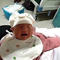 宝宝一天比一天好看了。