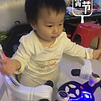 今天元宵节，大家记得吃元宵哦 月儿姐祝大家2019年心想事成～来个pose 完美～～
