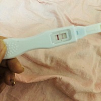 这是是我第三次验 还是两条杠，昨天去医院验尿说是阴性 呼呼，这是哪里出问题了 g