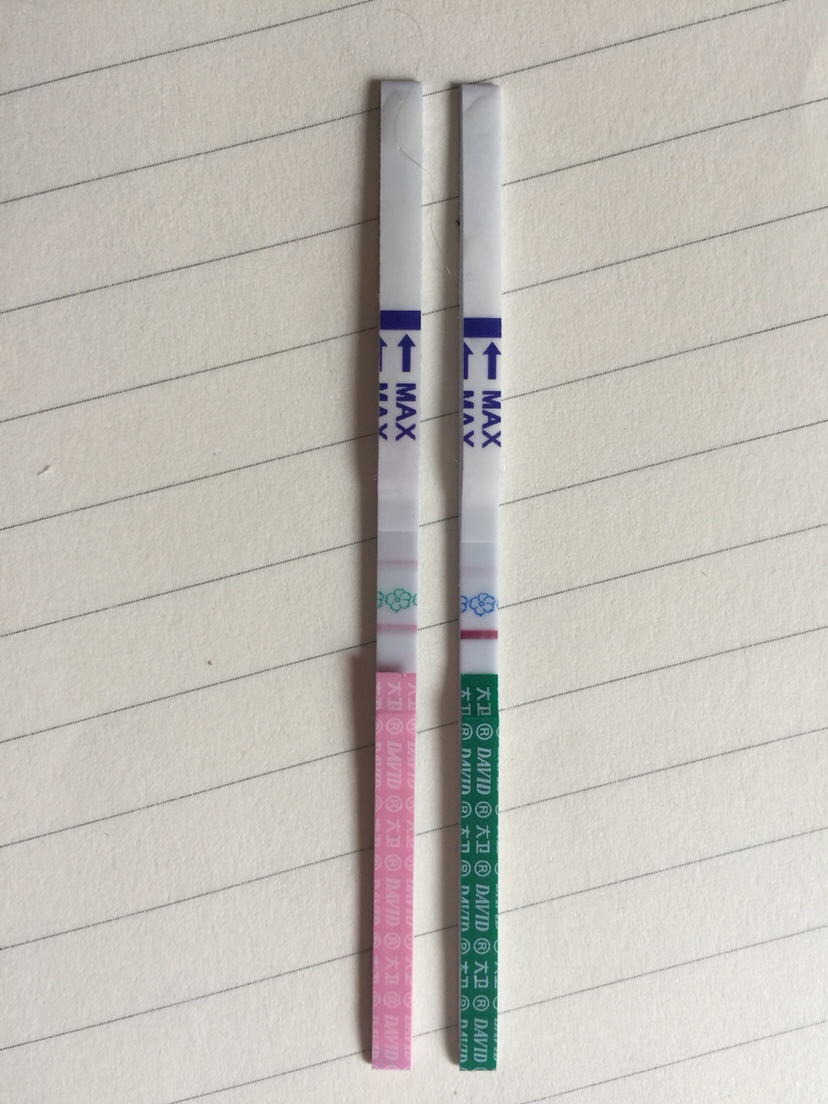 24号月经，排卵第11天。
这是今天测的。
昨天测早早孕试纸是非常浅的意念灰，瞪大眼睛看才能看到那种。
今天感觉加深了，至少能看到一点粉了。激动！
昨天晚上体温37度，今早36.85左右。