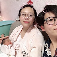 17天啦，看看像宝宝还是像妈妈 好像