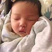宝宝出生就开始一刻不停的买买买，明明自己宝宝还小，看见好看衣服就忍不住给她提前备上😂😂宝...