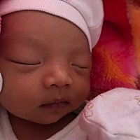 宝妈们，你们有谁知道宝宝眼睛这是怎么了嘛？是不是真的上火了还是其它什么问题呢？每次醒来眼睫毛眼屎...