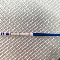 看得到吗？感觉好像有点印，好怕跟上个月一样，测到有点印后来又来大姨妈了