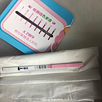 上午测感觉颜色一模一样感觉要排卵了，中午回去安排了一次，刚刚一测更深了，看样子是要排卵了，有点崩...
