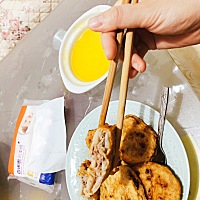 老公刚刚出锅的炸茄盒 老公