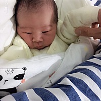 2.18卸货男宝一枚，谈谈经历……早上10点多见红，吃了午饭去医院检查，说宫口开了不到一公分，医生让先...