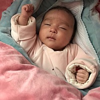 总是喜欢这个姿势，这是要随时拯救地球啊！变身^_^