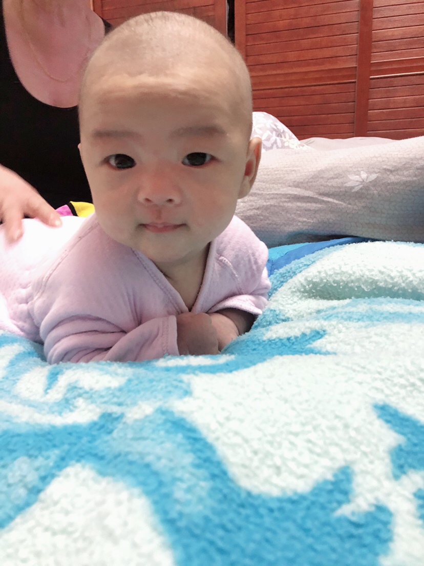 晚上拍的光线黑，我给弄了个滤镜，哈哈看上去有点怪，勉强看看😂