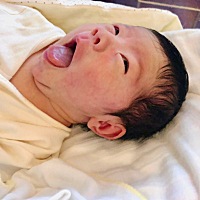 才出生第八天的你就有这么多表情让为娘我很是惊喜 😘