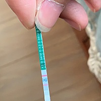 大家看看这是怀了吗？😂颜色不是特别深