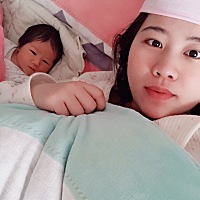 现在小朋友太舒服还有专属的恒温洗澡盆，太爽咯 小宝贝[机智][机智][机智]