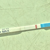 今天是姨妈日，没有来，下午4:00测了一下，有印子，但很浅很浅，只有肉眼和光下看得到，照片看不清。上...