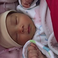 宝宝昨天满月，今天带她过来打预防针，测出黄疸值14.医生让照蓝光，请教一下宝妈们，照蓝光黄疸就能退吗...