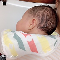 宝宝咳嗽有痰，这么小怎么办，去医院听了，不是肺炎，说是吐奶造成的。吃了点药，感觉今天又严重了。