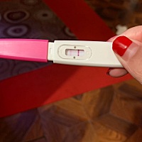 变红了点，但是还是不明显，我要不要去医院做个检查啊