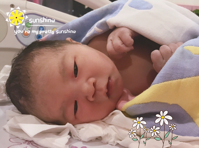 出生一个小时啦！起名小O