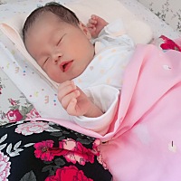 宝宝12天啦！吃饱了的乖乖！